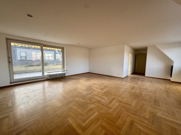 3-Zimmer-Wohnung mit riesiger Dachterrasse in Lindenthal